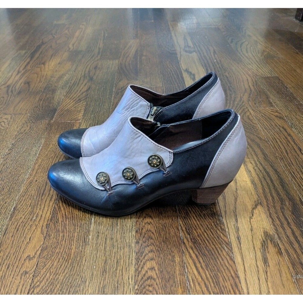 L'Artiste Spring Step Greentea Booties 41 Women's Size 9.5 Gray Black Ankle Boot